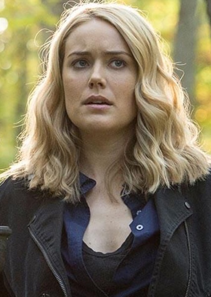 Megan Boone photo