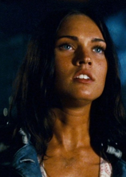 Megan Fox photo