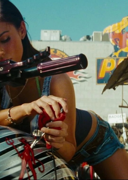 Megan Fox photo