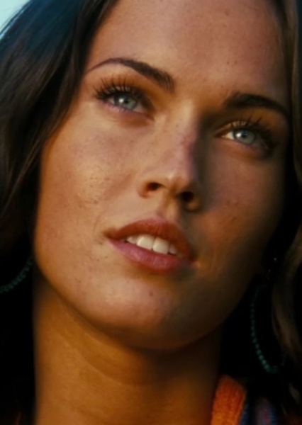 Megan Fox photo