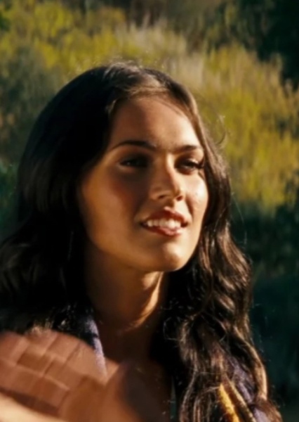 Megan Fox photo