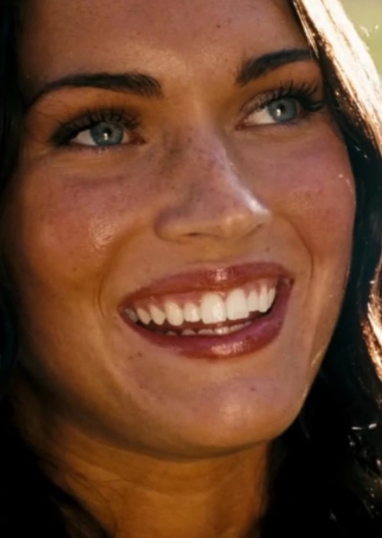 Megan Fox photo