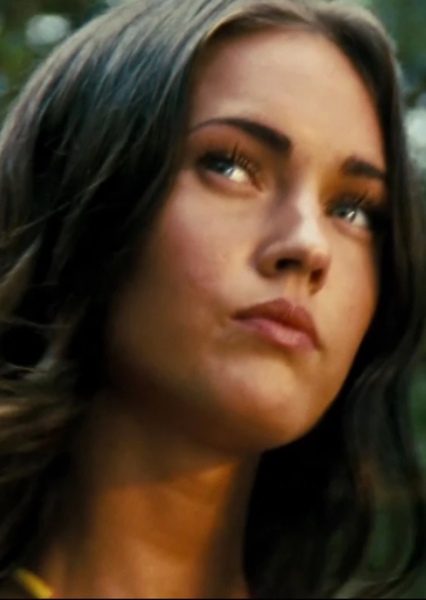 Megan Fox photo