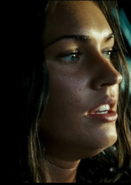 Megan Fox photo