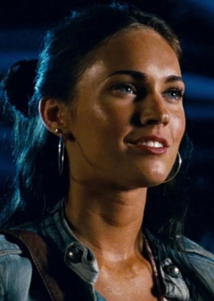 Megan Fox photo