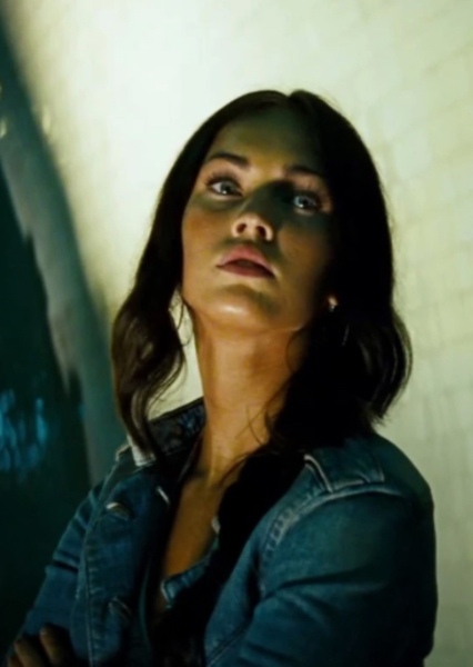 Megan Fox photo