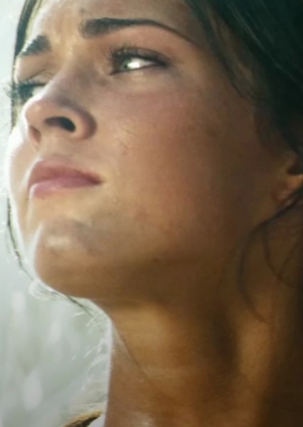 Megan Fox photo