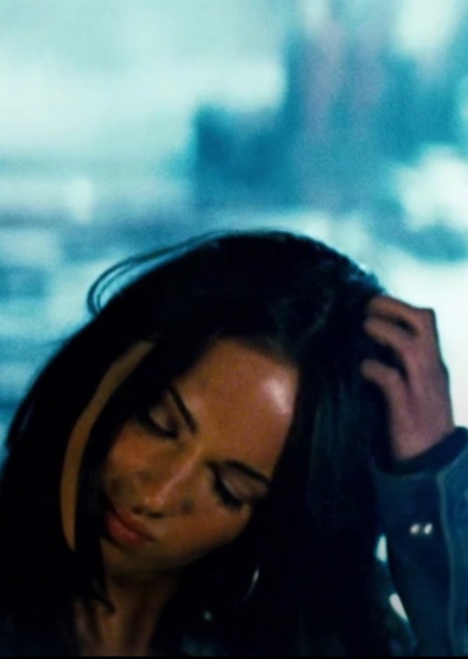 Megan Fox photo