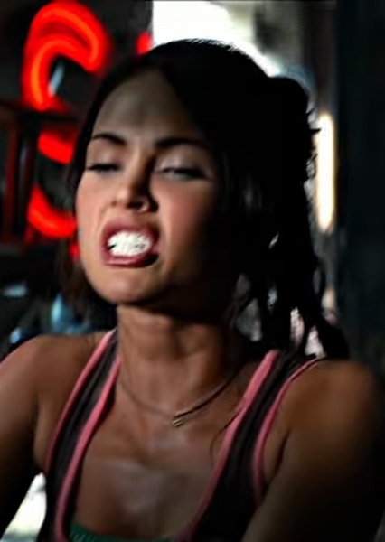 Megan Fox photo