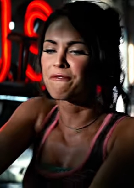 Megan Fox photo