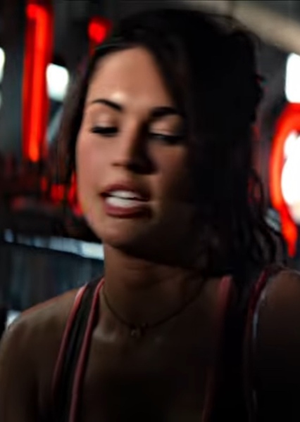 Megan Fox photo