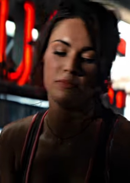 Megan Fox photo