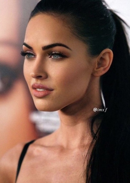 Megan Fox photo