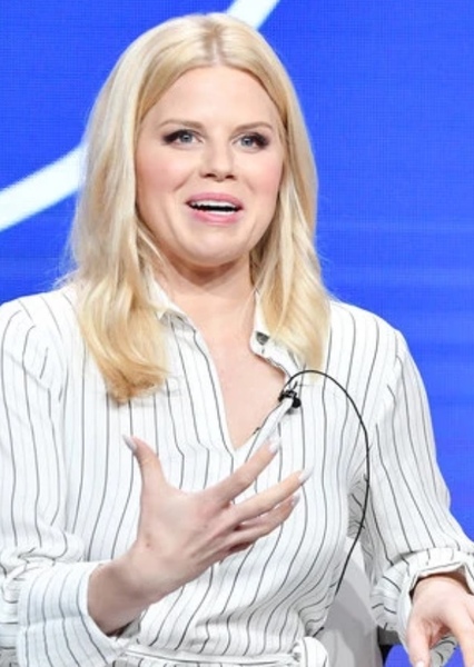 Megan Hilty photo
