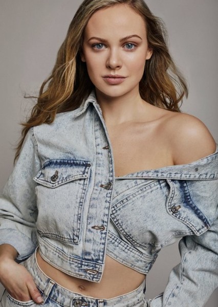 Meghan Roberts photo