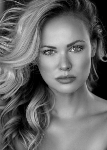 Meghan Roberts photo