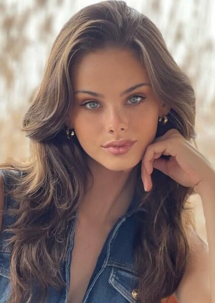 Meika Woollard photo