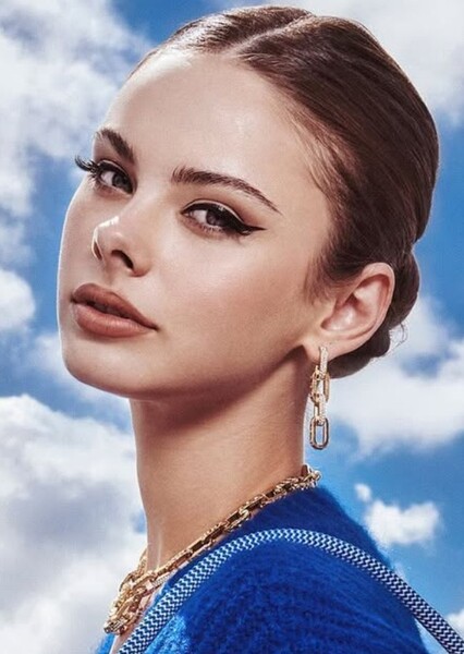 Meika Woollard photo