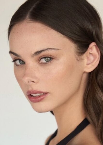 Meika Woollard photo