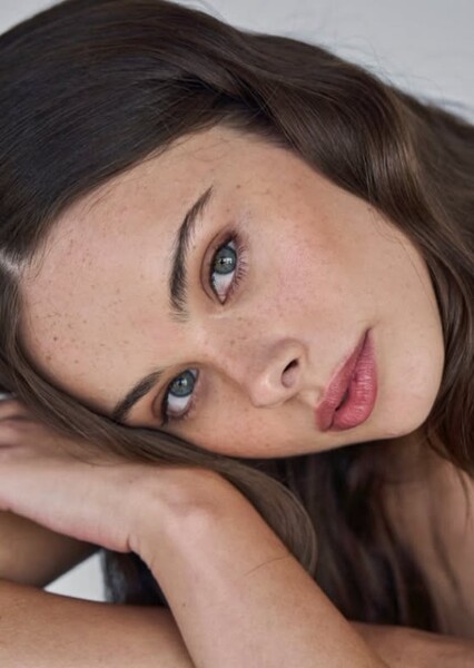Meika Woollard photo