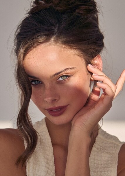 Meika Woollard photo