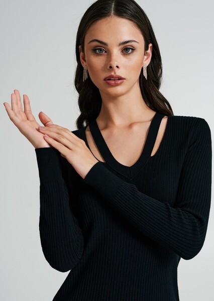 Meika Woollard photo