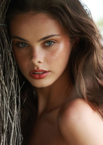Meika Woollard photo
