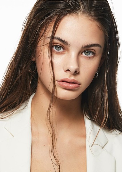 Meika Woollard photo
