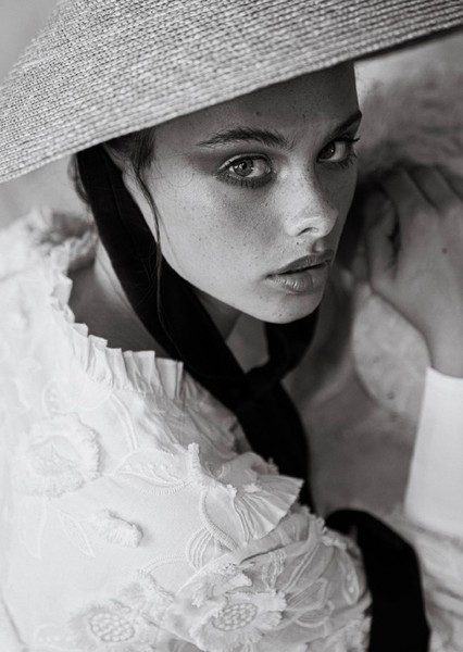 Meika Woollard photo