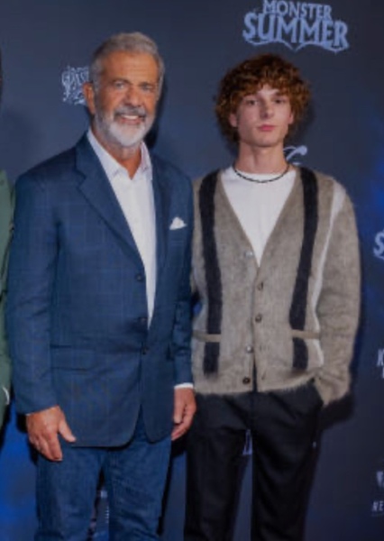 Mel Gibson and Mason Thames photo