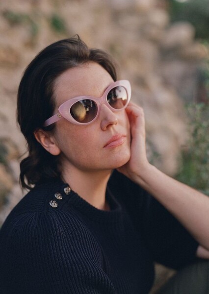 Melanie Lynskey photo