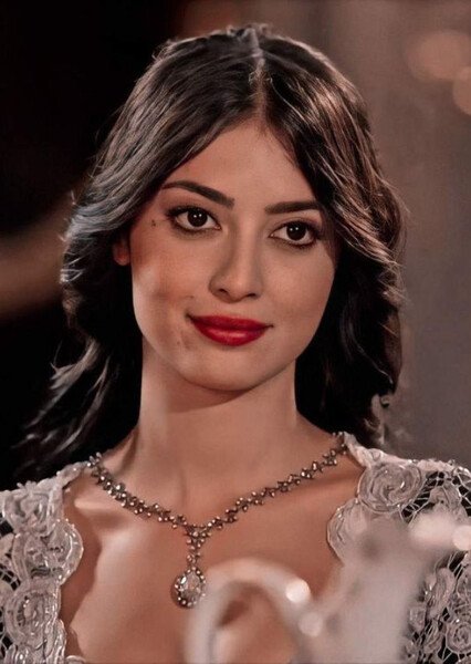 Melike Yalova photo