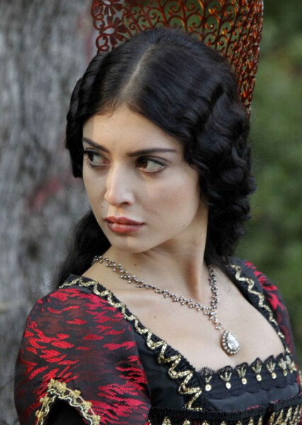 Melike Yalova photo