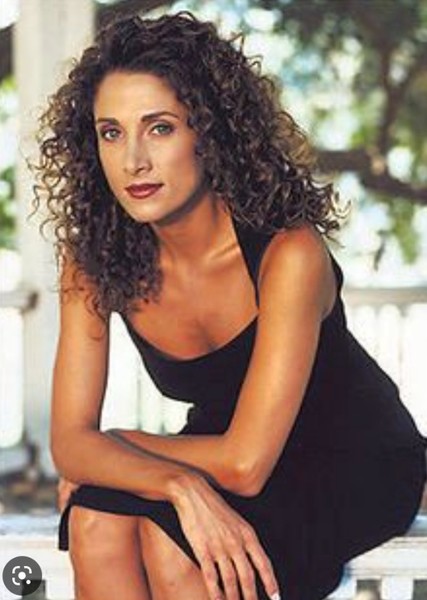 Melina Kanakaredes photo