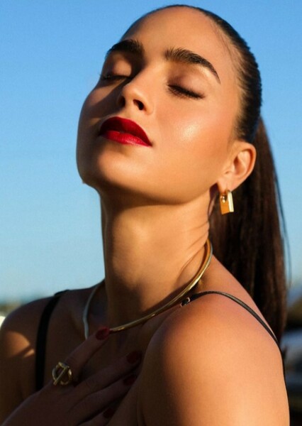 Melissa Barrera photo
