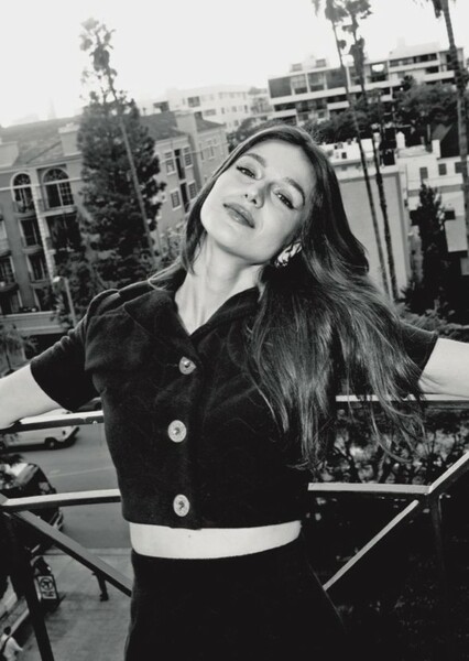 Melissa Benoist photo