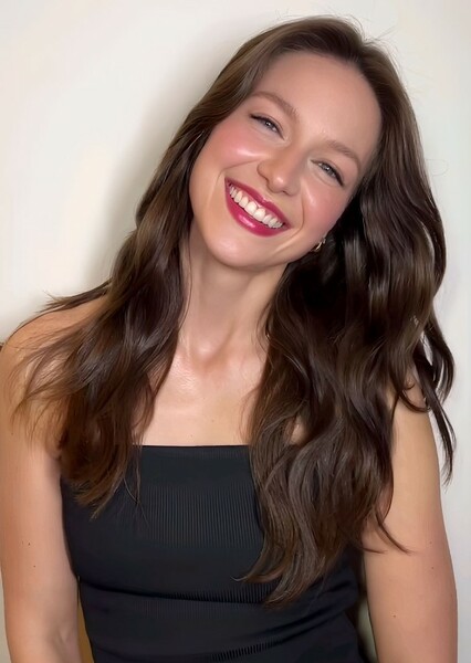 Melissa Benoist photo