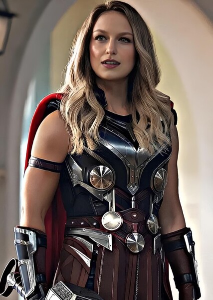 Melissa Benoist photo