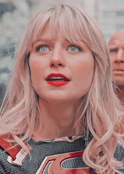 Melissa Benoist photo