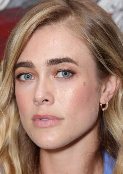 Melissa Roxburgh photo