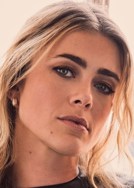 Melissa Roxburgh photo