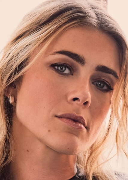 Melissa Roxburgh photo