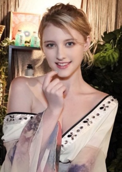 Melody Marks photo