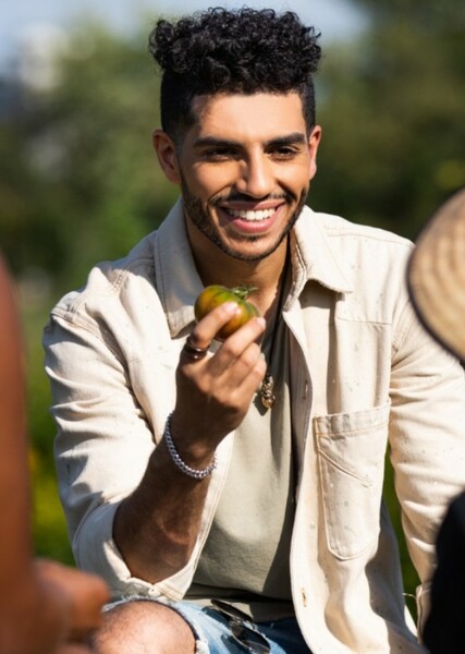 Mena Massoud photo
