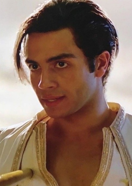 Mena Massoud photo