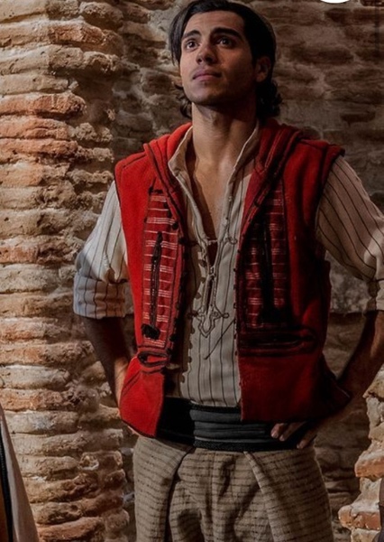 Mena Massoud photo