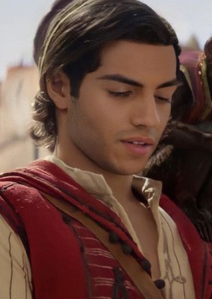 Mena Massoud photo