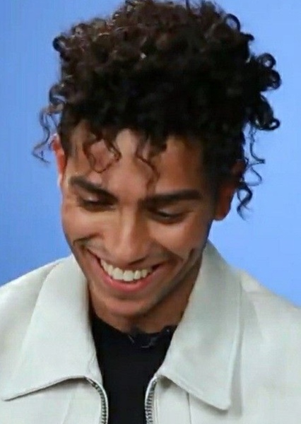 Mena Massoud photo