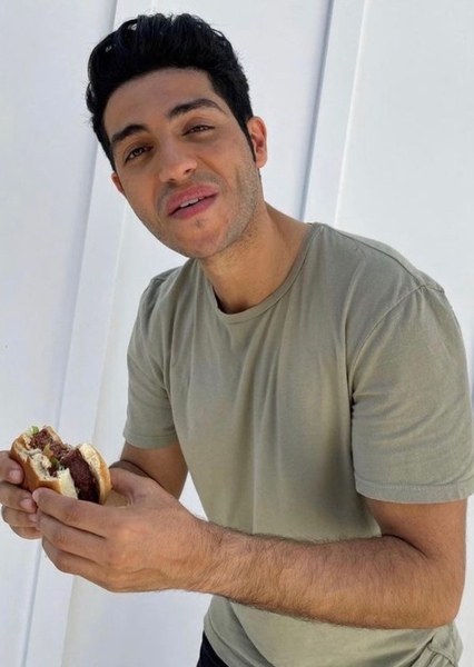 Mena Massoud photo
