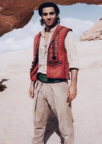 Mena Massoud photo